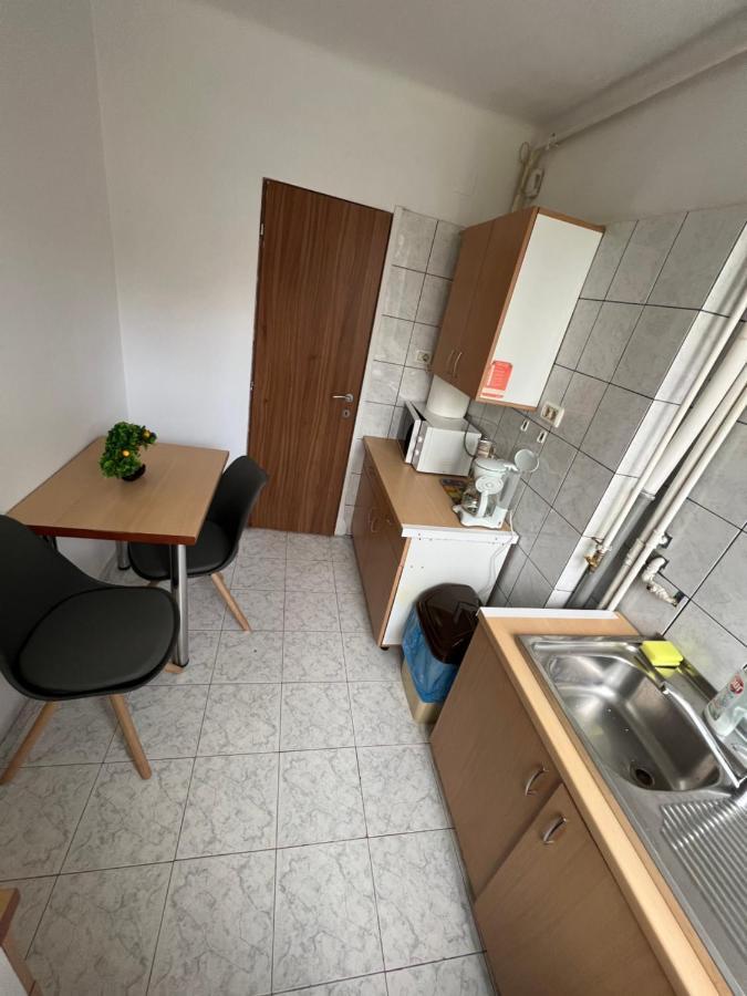 تيميشورا Apartment 2 Camere Centru Piata 700 المظهر الخارجي الصورة